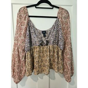 Daytrip floral blouse size large EUC